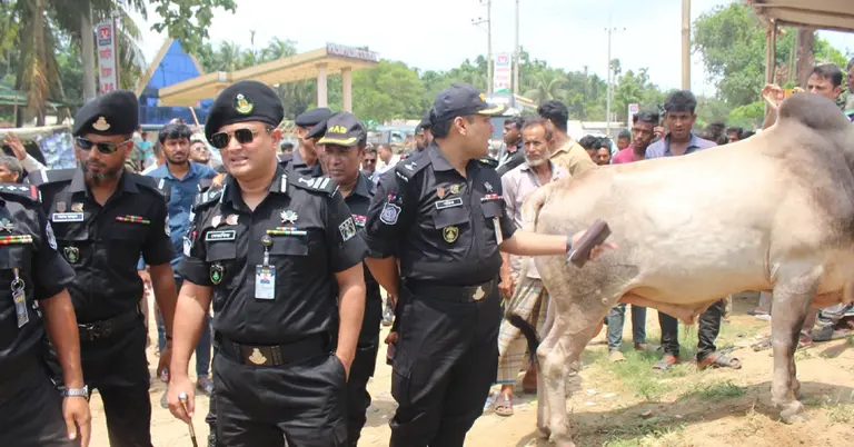 হাটে র্যাবের কঠোর অবস্থান